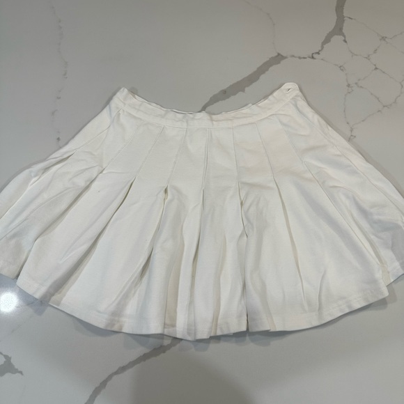 Urban Outfitters Tennis Skirt-Size Small - Picture 2 of 5